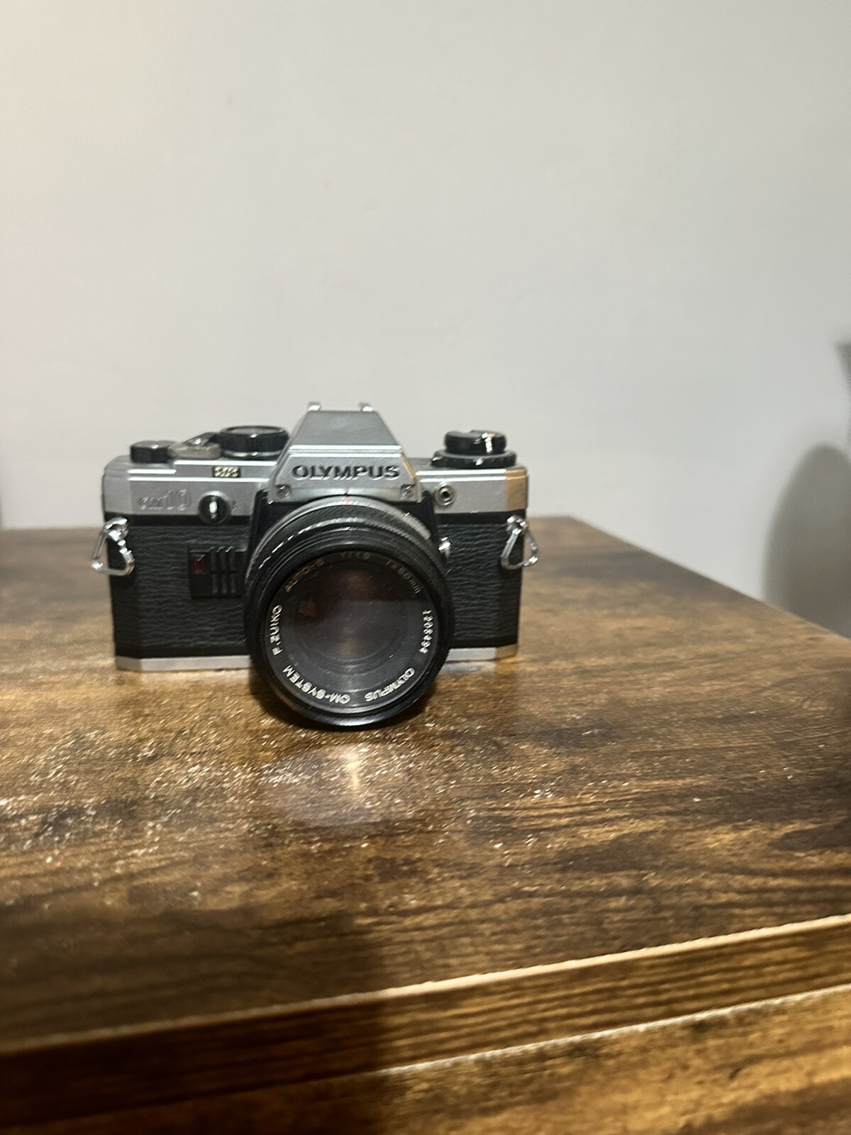 Olympus OM10 35mm SLR Film Camera with 50mm Lens Kit 230987477728 eBay