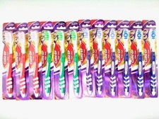 Close Up RIGHT angleToothbrush w/Tongue Scraper Medium ( 12 Pack)