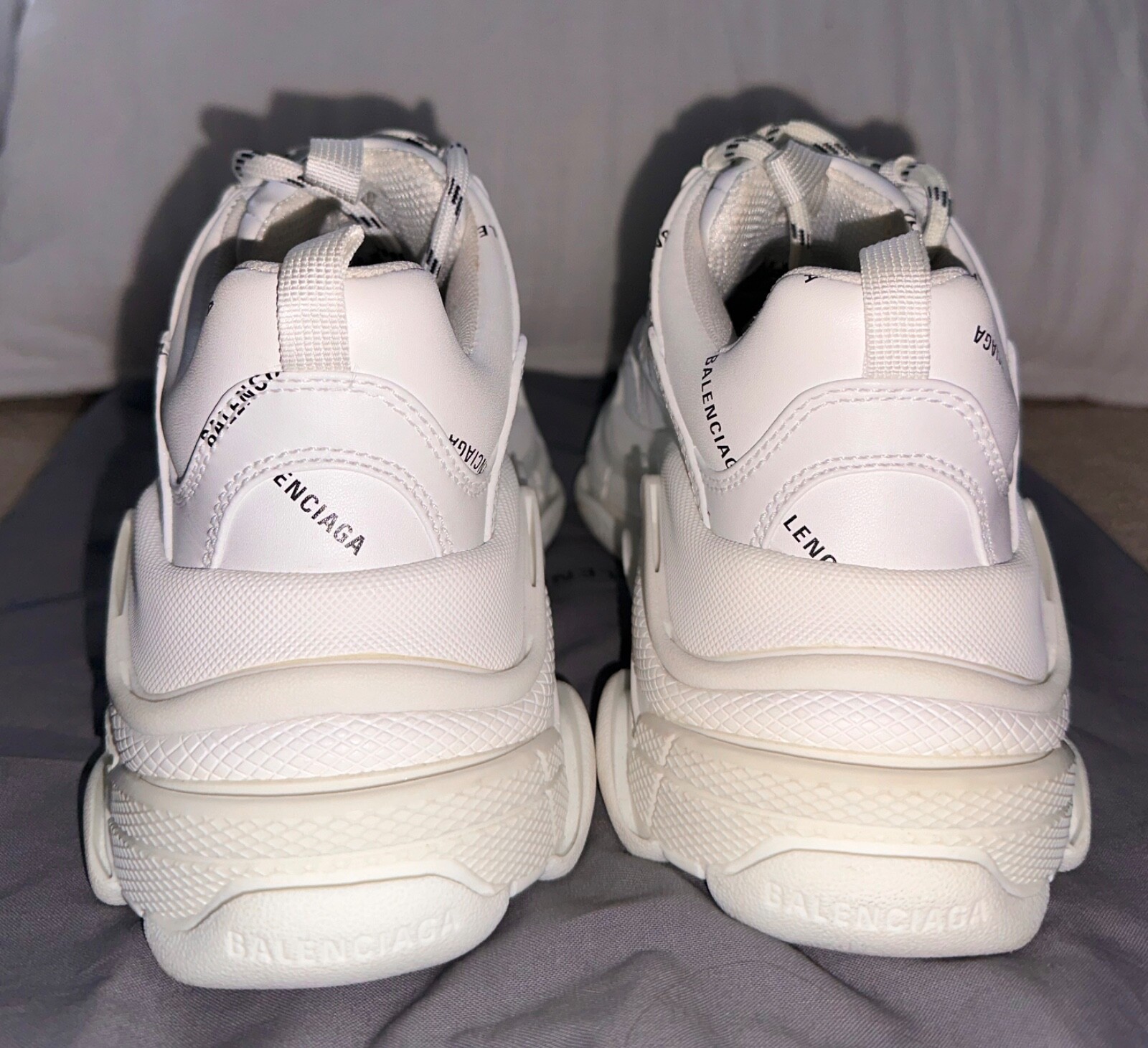 triple s retro sneaker balenciaga