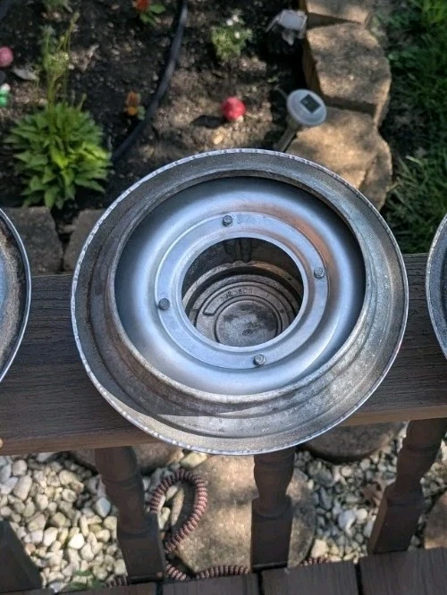 Tampas de centro de roda GM 3925805 1968-1982 Chevrolet Rally Camaro Corvette fabricante de equipamento original - Imagem 3 de 3