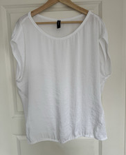 Marc Cain Damen Satin-Shirt Weiß Rundhals Ku...
