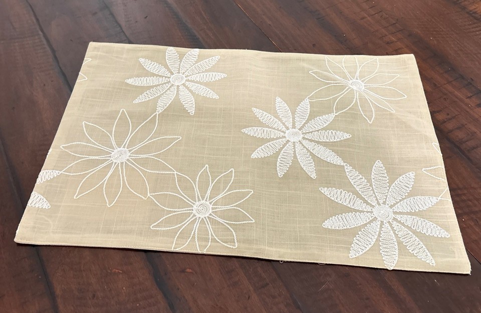 Embroidered Daisies Table Placemats Set of 6 size 13”X 19” NEW | eBay