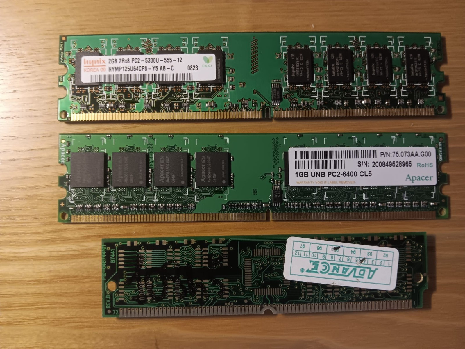 Lotto RAM Desktop Vintage DDR2 (3GB Totali) + RAM SIMM 72-Pin Vintage