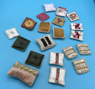 SELECTION OF DOLLS' HOUSE DECORATIVE CUSHIONS VARIOUS COLOURS 12th SCALE
