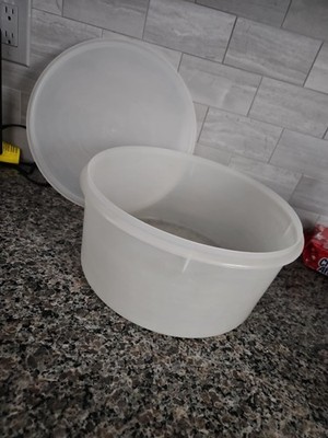 Vintage Tupperware #256-4 Large Storage Container & Lid #224-11 Round