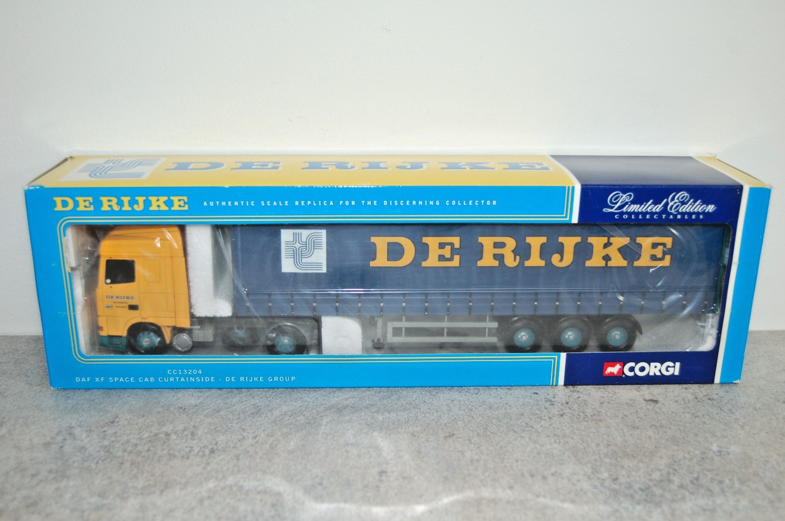 CORGI CC13204 DAF XF CURTAINSIDE DE RIJKE GROUP