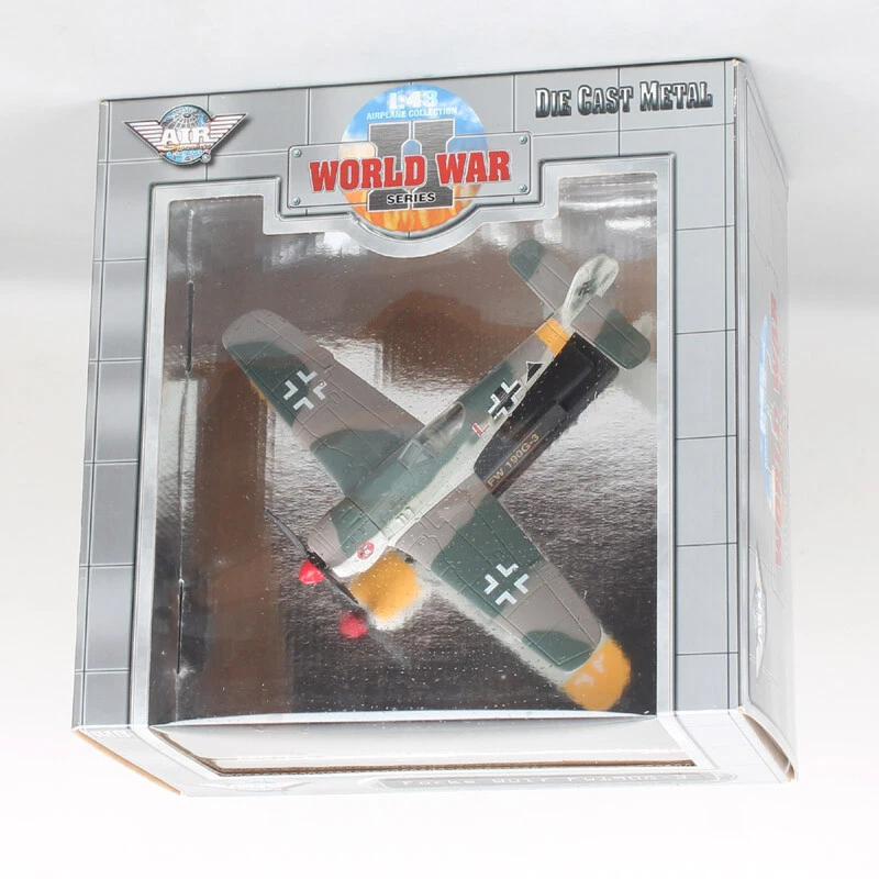1:48 Air Signature WW2 Focke Wulf Fw 190 G 3 Fighter Diecast Aircraft Toy Model - Image 4 of 4
