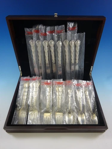 Tara by Reed and Barton Sterling Silver Flatware Set For 8 Service 32 Pieces New