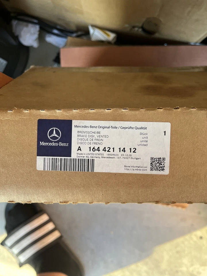 Original OEM sin rotores delanteros Mercedes Benz, dos rotores delanteros. Foto 2 de 3