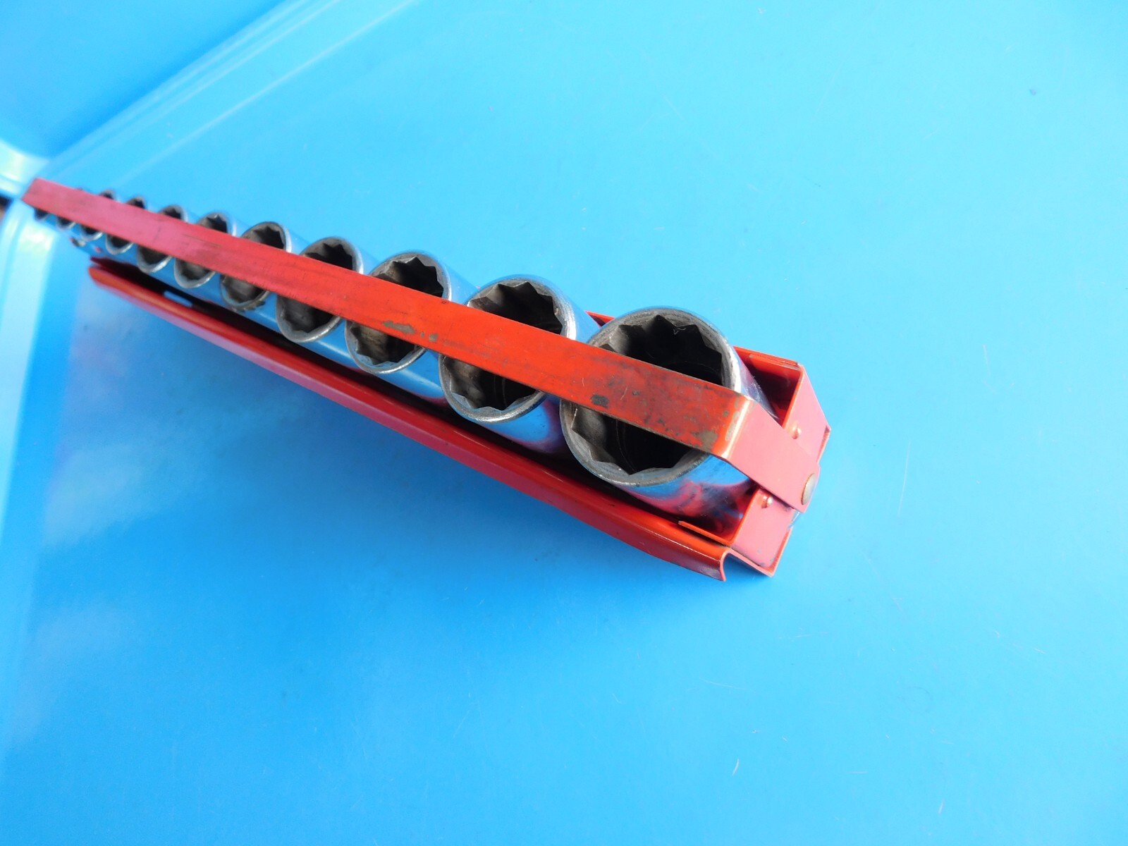 USED, SNAP ON TOOLS 1/2 IN. DR. DEEP . 12 PT SOCKETS, ( 1/2 IN. THRU 1-1/8 IN.)