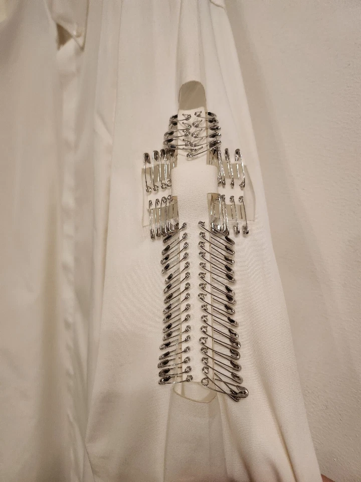 DSQUARED2 MENS FITTED SHIRT - USED - WHITE WITH SAFETY PINS CROSS - £500 RRP - Image 2 of 4