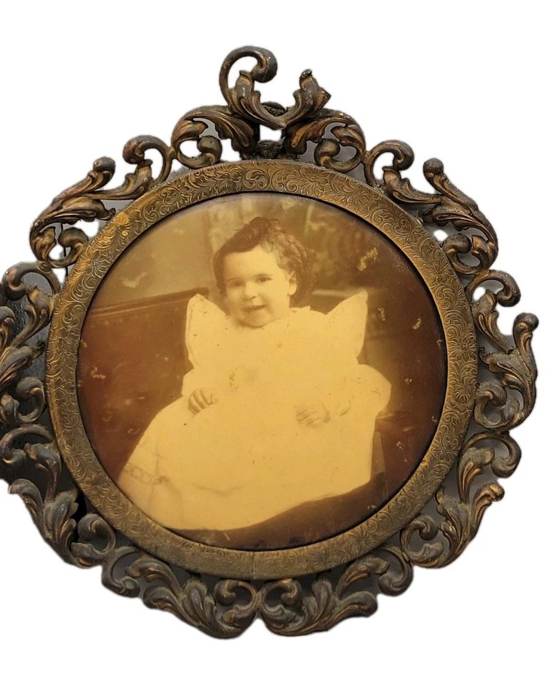 Antique Photo Frame Celluloid Picture Columbia Medallion Studios Chicago 1800s - Image 3 of 4