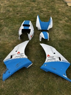 Suzuki Rgv250 Vj22m 3 Vent Racing Fairings Set Fiberglass Kit Used Condition