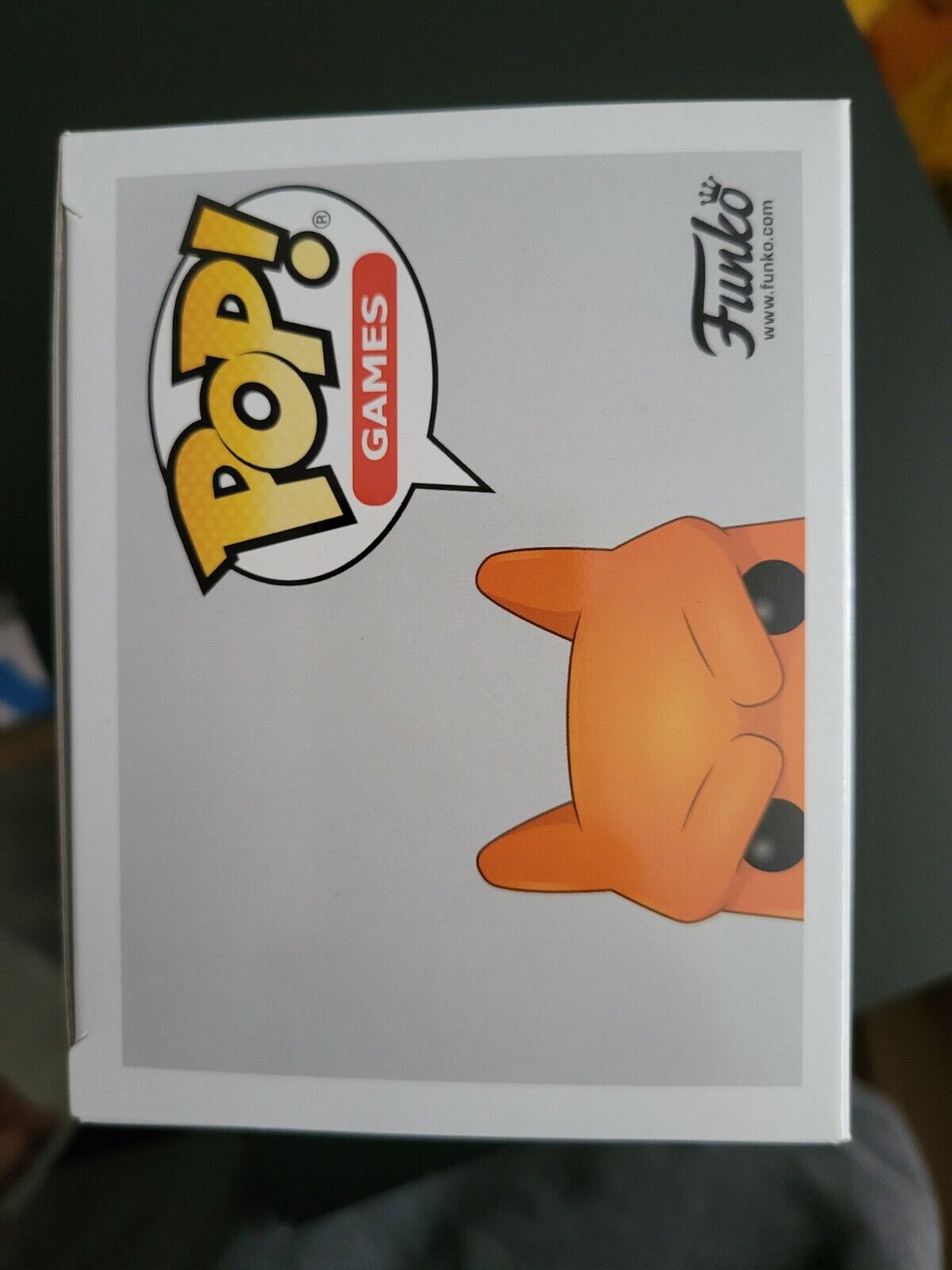 Charizard Pokémon Funko Pop 843 – Legendary Smoke