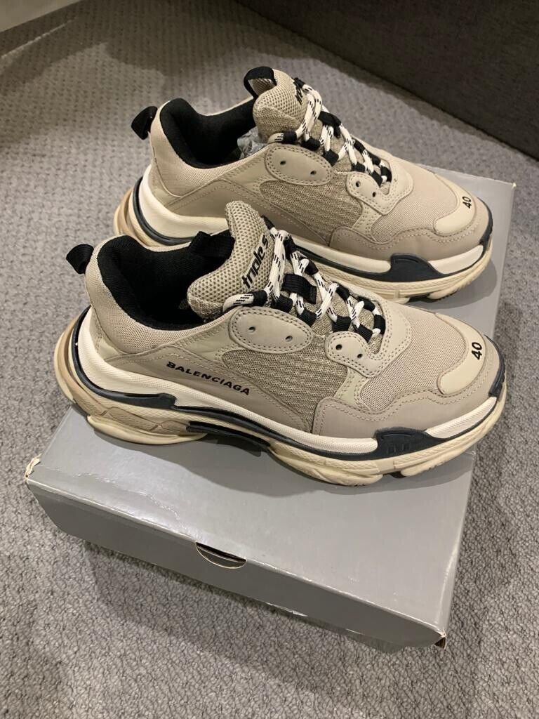 BALENCIAGA triple s    40   ブラック