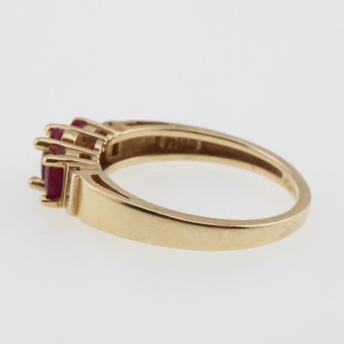 Three Stone Ruby & Diamond Estate Ring Size 7 14k Yellow Gold 3.4g - Picture 3 of 6