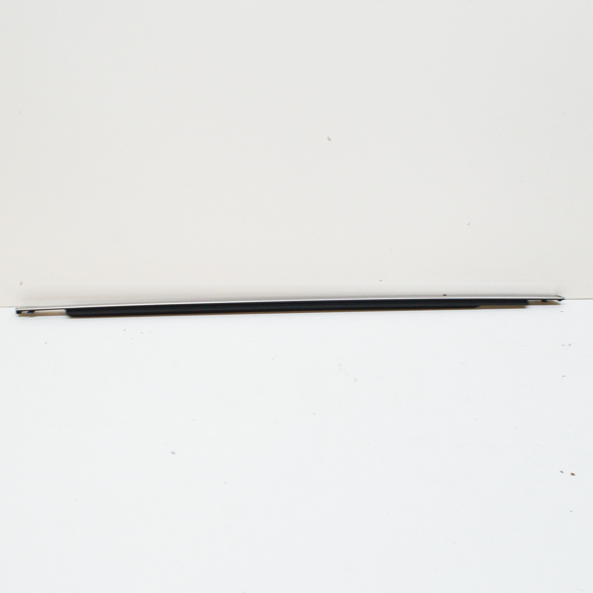 NEW MINI F54 FRONT RIGHT OUTER DOOR CHANNEL SEALING 7473260