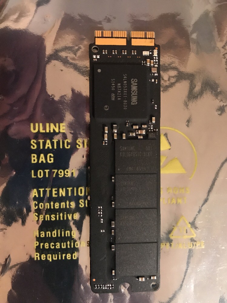 MacBook Pro 13インチ Mid2014, 128GB SSD Apple Macbook Pro 13 Inch - i5 8GB RAM + 128GB SSD - OS High