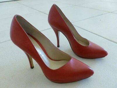NEUFS ESCARPINS MARQUE " SAN MARINA " CUIR ROUGE SUR SEMELLE PETIT PATIN T.35 - Photo 1/4