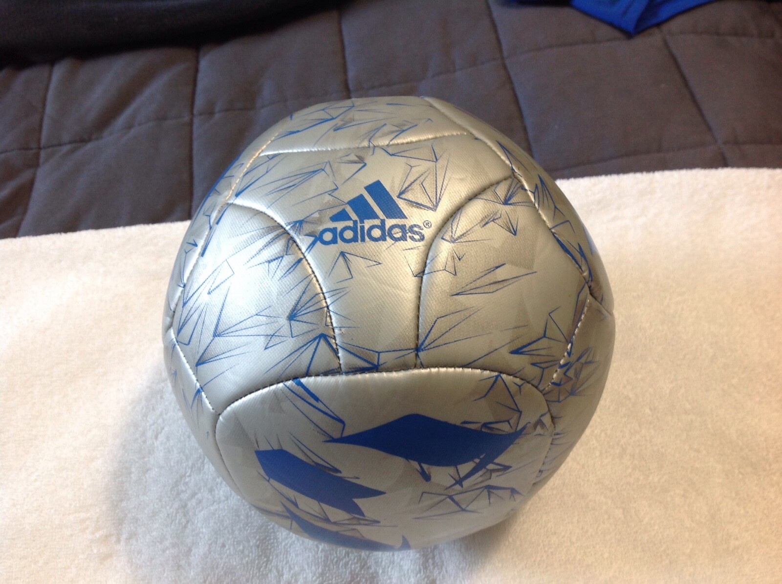 adidas messi q4 soccer ball