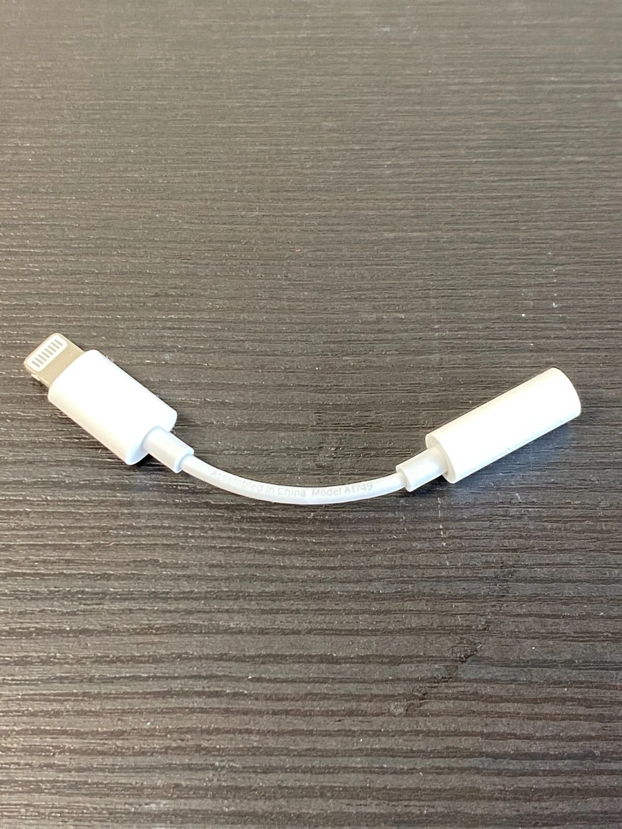 Apple Lightning to 3.5 mm Headphone Jack Adapter