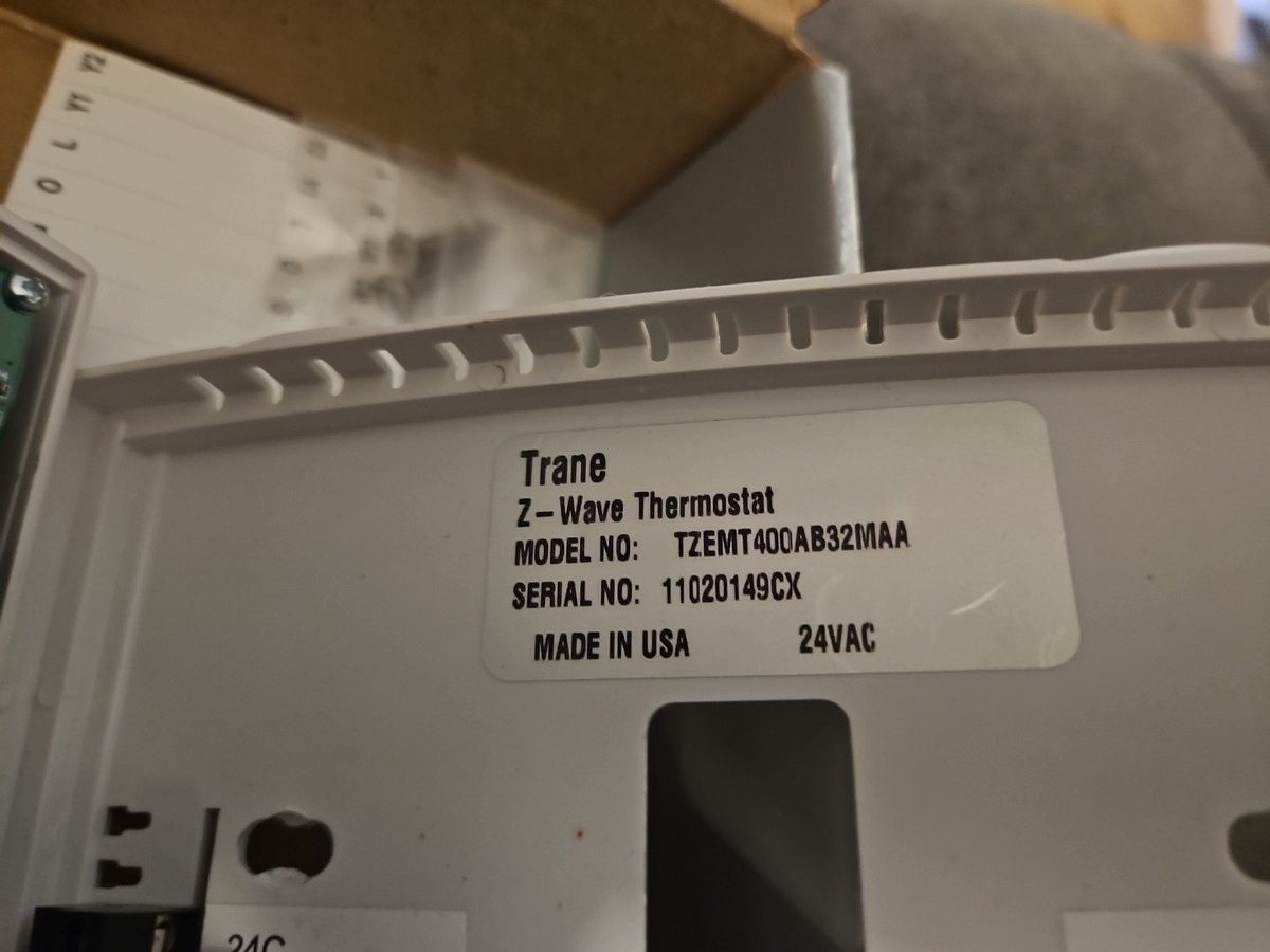 Trane Z-Wave Thermostat TZEMT400 Programmable Nexia Control W/ Box