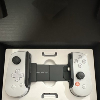 Backbone PlayStation Edition Controller for iPhone Lightning White/Black