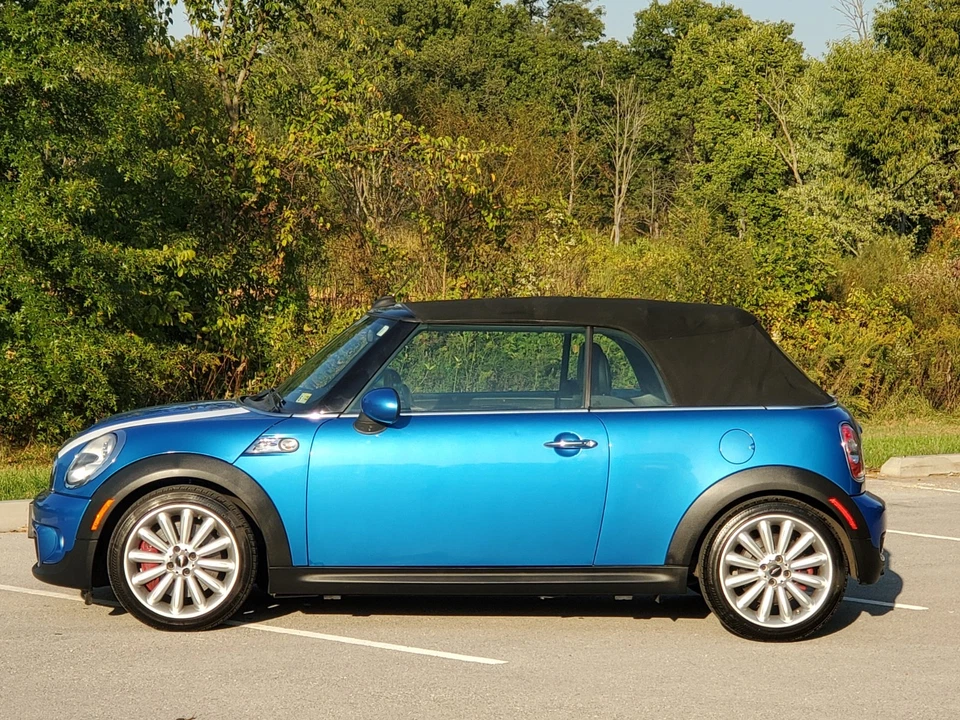 Mini Cooper 2011 convertible John Cooper Works Foto 3 de 4