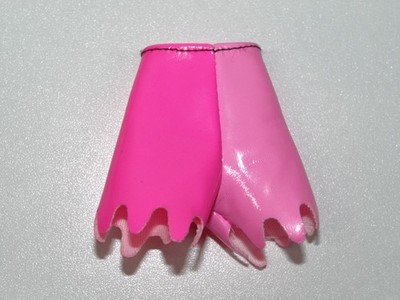 Monster High G3 Ghoulia Yelps Neon Frights Pink Shorts