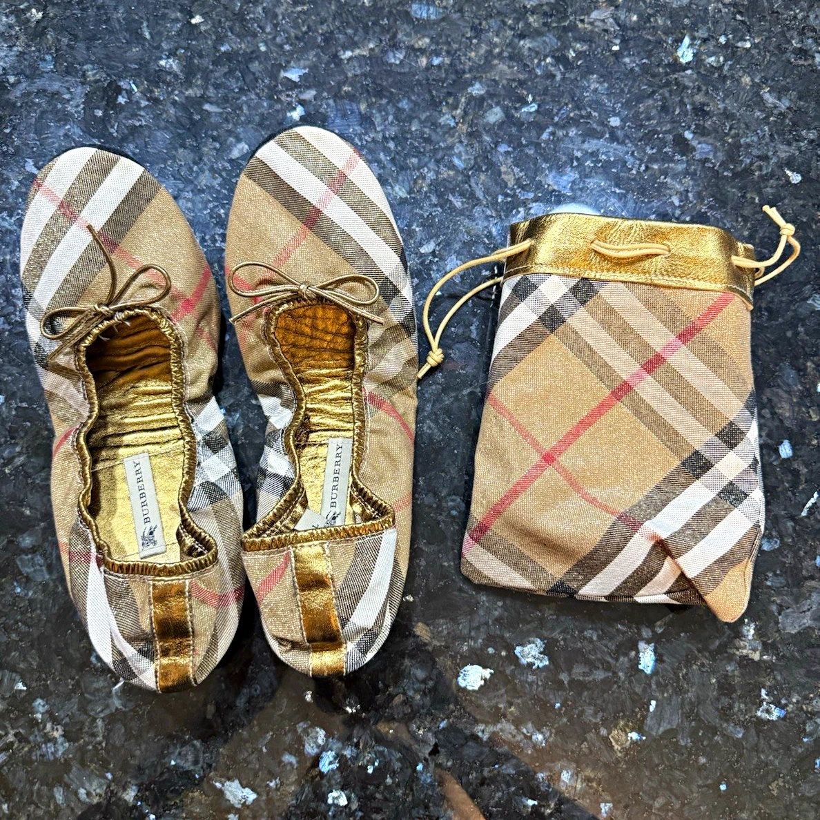 BurberryLondon 品番0022493 ノバチェック フラットパンプス 25+ Burberry Women's Check Flats and Oxfords for sale | Updated