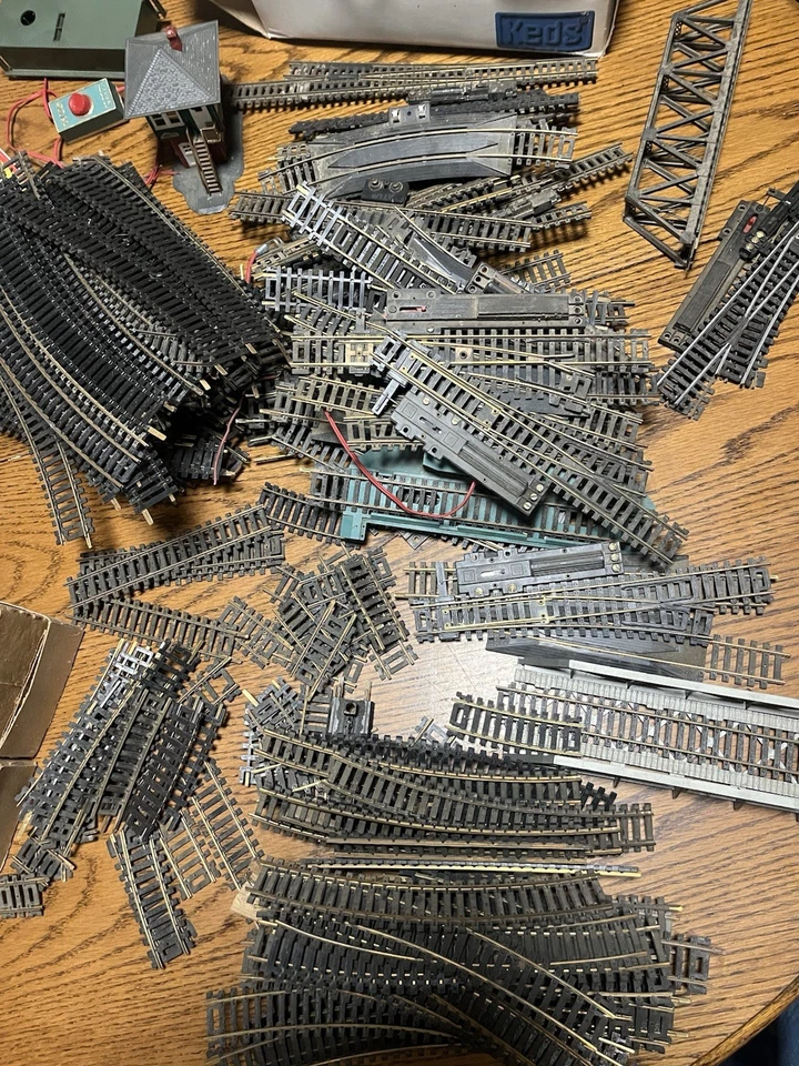 200+ PCS Tyco Ho Atlas Track Life Like W/ Extras Straight Curved All Sizes Lot - Image 2 of 4