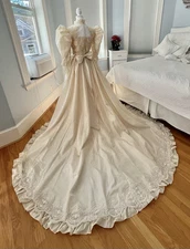 80's Piccione Wedding Dress Diana Cream Puff Sleeves Lace Bow Princess Gown XS S