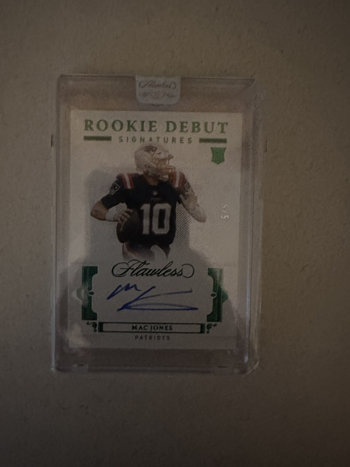 Mac Jones RC - 2021 Flawless Rookie Debut Signatures Emerald Auto # /5 Encased