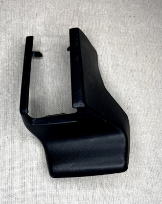 2006-2015 LEXUS IS250 IS350 FRONT PASSENGER SEAT TRACK END COVER OEM 72157-53060