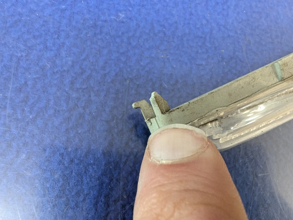 10-14 BMW X6M (E71) FRONT left/right FENDER TURN SIGNAL SIDE MARKER LIGHT - Image 3 of 4