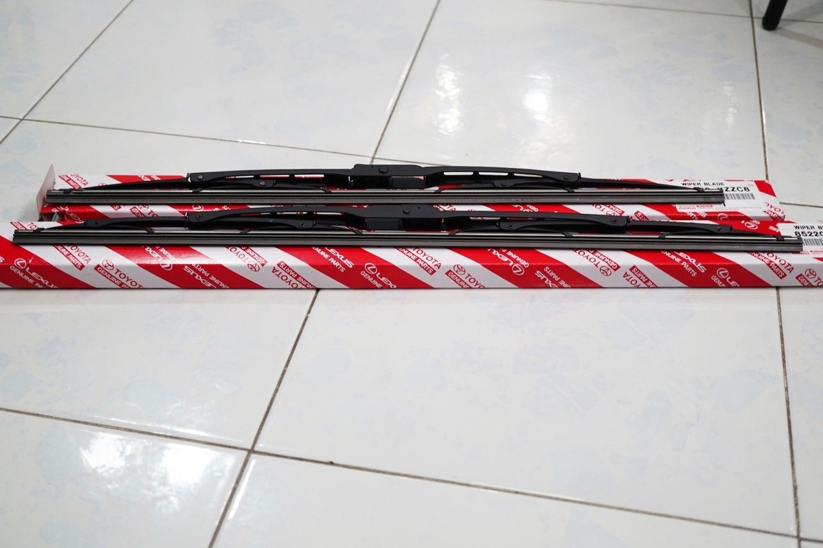 GENUINE TOYOTA HILUX FORTUNER 2005-2014 FRONT WIPER BLADE
