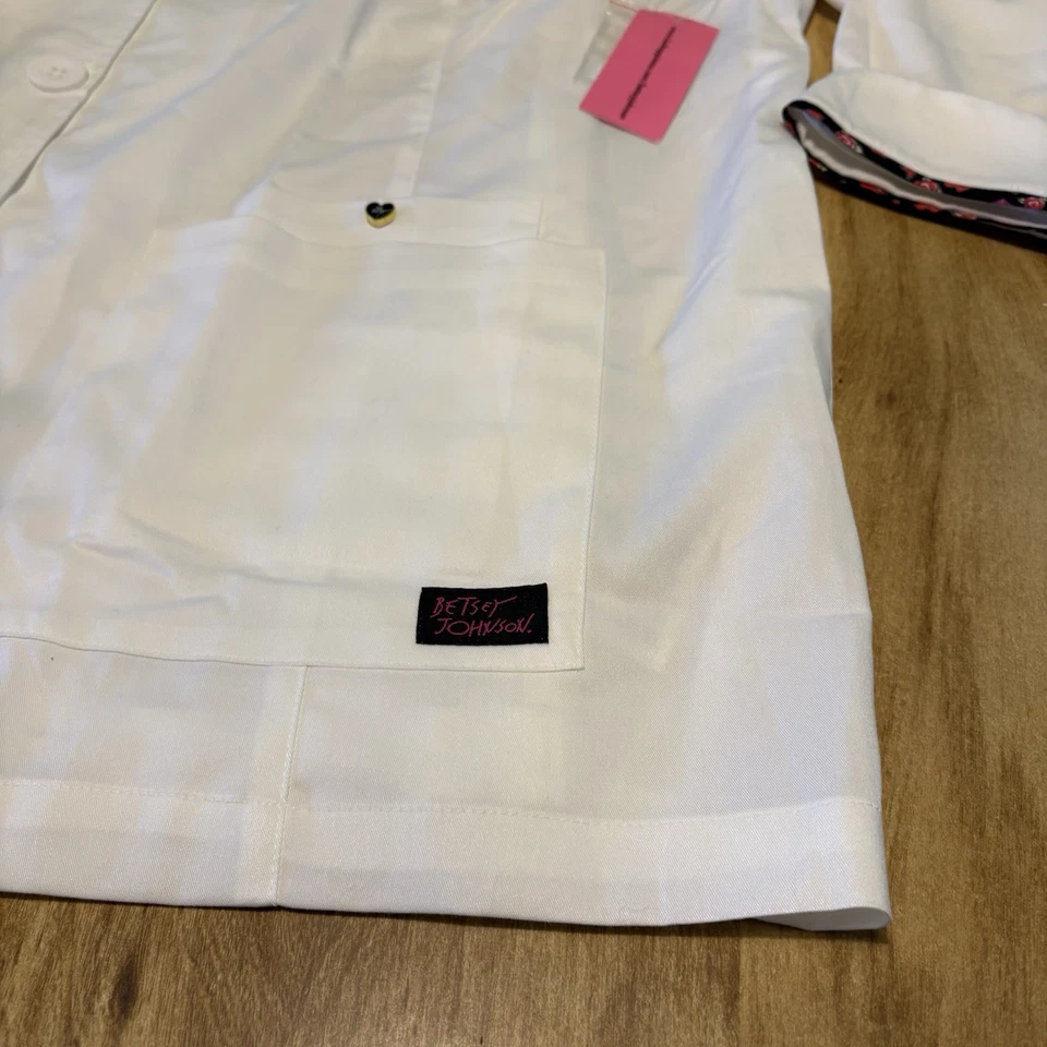 NWT Betsey Johnson by KOI Women's 5-Button Marigold Lab Coat Size 3X Style B400 - Image 2 of 4