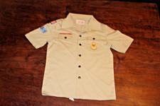 Boy Scouts of America BSA Youth Shirt Tan Medium Glued Patches Short Sleeve