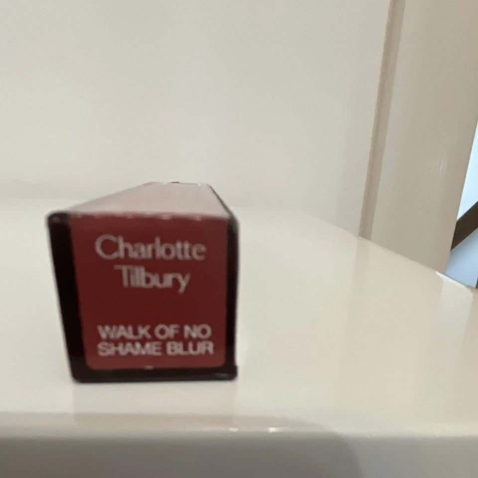 Charlotte Tilbury Airbrush Flawless Lip Blur 6ml Walk of No Shame - Image 2 of 3