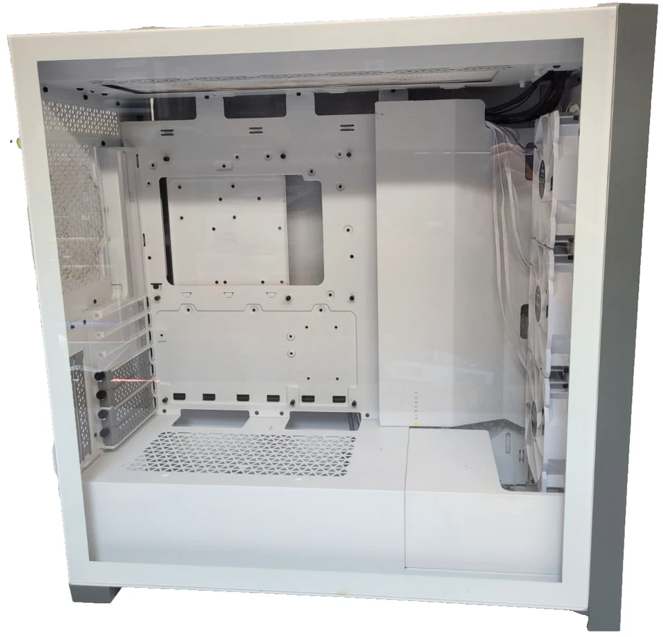 Corsair iCue 5000X RGB Computer Case White Tempered Glass Mid Tower - Image 2 of 4