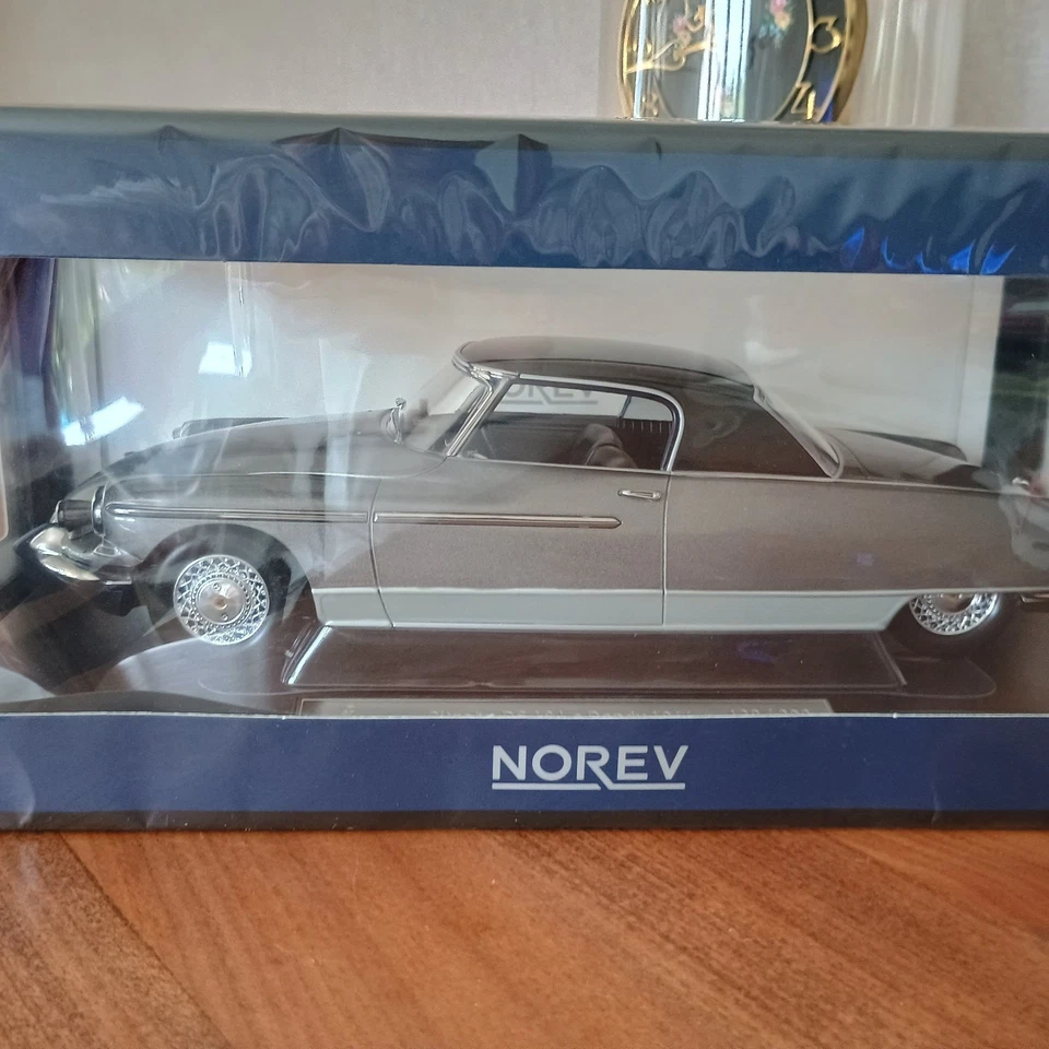 CITROEN DS 19 Le dandy gris & noir de 1964 NOREV 1/18e 181742 éd limitée 300 pcs - Photo 2/4