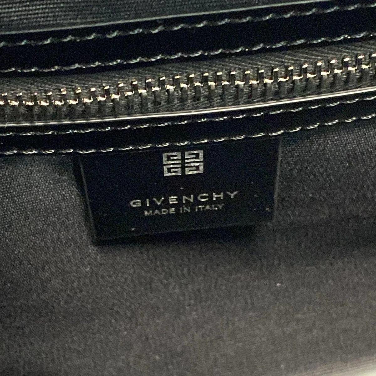 GIVENCHY Antigona Stretch - Black Calf Skin Handbag thumbnail 8