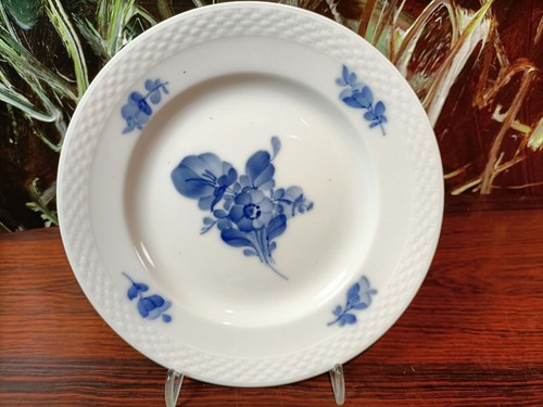 ROYAL COPENHAGEN Blaue Blume - Teller Ø 17,5cm - 10/8093 - Picture 2 of 4