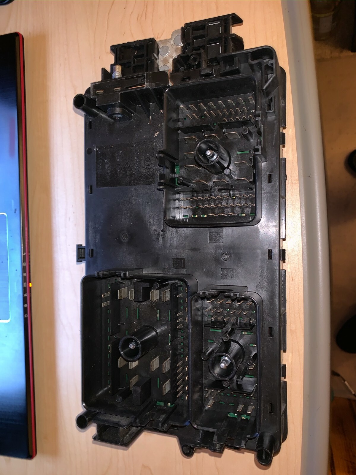 Cadillac XTS and other GMs 13255300 Fuse Block Box Relay Unit 