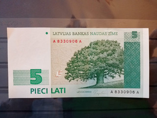 2 Banknoten Lettland (5 Lati u. 10 Latu) !!!