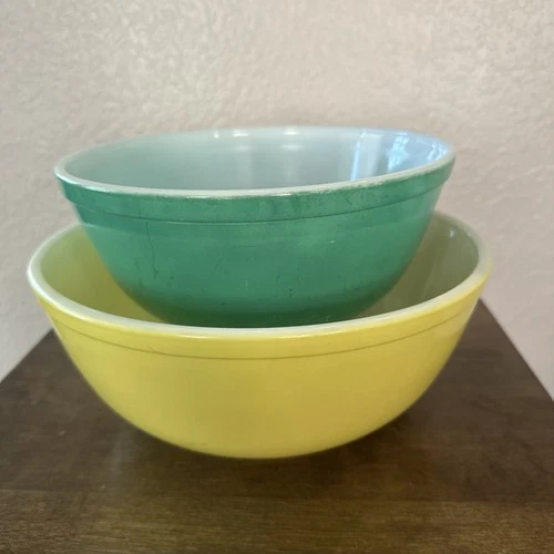 Pair of Vintage Pyrex #404 Yellow #403 Green Mixing Bowls from Primary Set