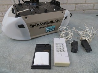 CHAMBERLAIN WHISPER DRIVE GARAGE DOOR OPENER USED OPENER AND SENSORS