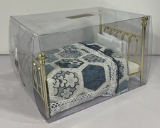 DOLL HOUSE BRASS DOUBLE BED WITH BLUE PATCHWORK EFFECT COVERS, BOXED