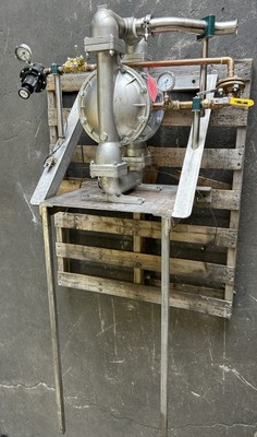 Warren Rupp Sandpiper S20B1SZTANS000 Diaphragm Pump with Wall Mount Stand 125PSI