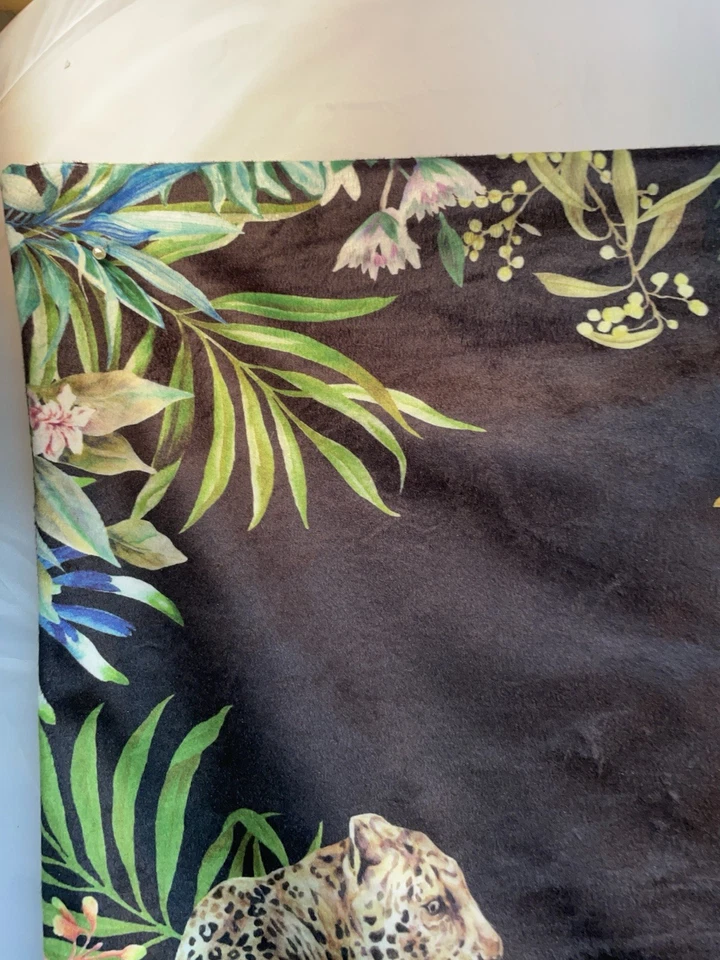 Juego de 2 fundas de almohada de tela de terciopelo con estampado de leopardo de 18x18 pulgadas Foto 4 de 4